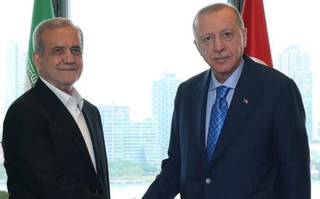 Pezeşkiyan'dan Türkiye'ye övgü: Savaş kışkırtıcılığına karşı duruşları tarihsel köklerinden kaynaklanıyor