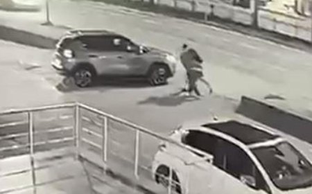 Dehşet anları kamerada! İş arkadaşını 9 bıçak darbesiyle katletti