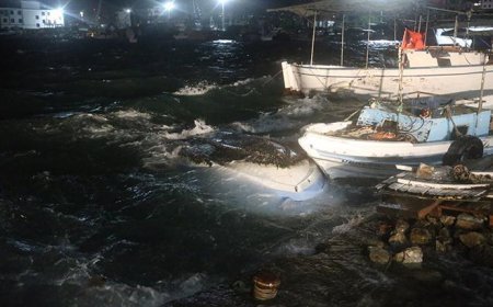 Hatay'da fırtına! Tekneler alabora oldu, ev ve iş yerlerinin çatısı uçtu