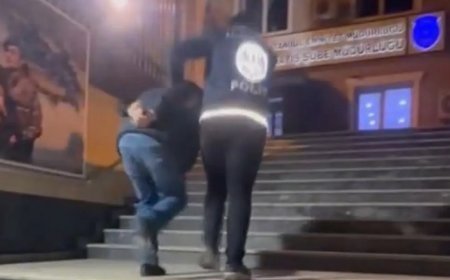 Sosyal medyada polis yeleği ile yayın yapan bir kişi gözaltına alındı