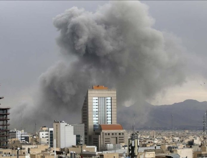 Çantada ABD'nin mesajı var! Pakistan heyeti kritik görüşme için İran yolunda