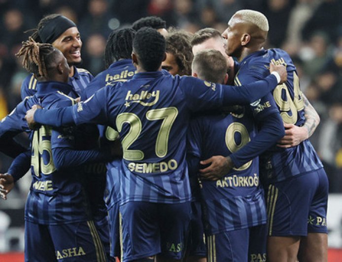 Fenerbahçe liderlik için Rizespor karşısında! Derbi öncesi öncesi 7 oyuncu kart ceza sınırında