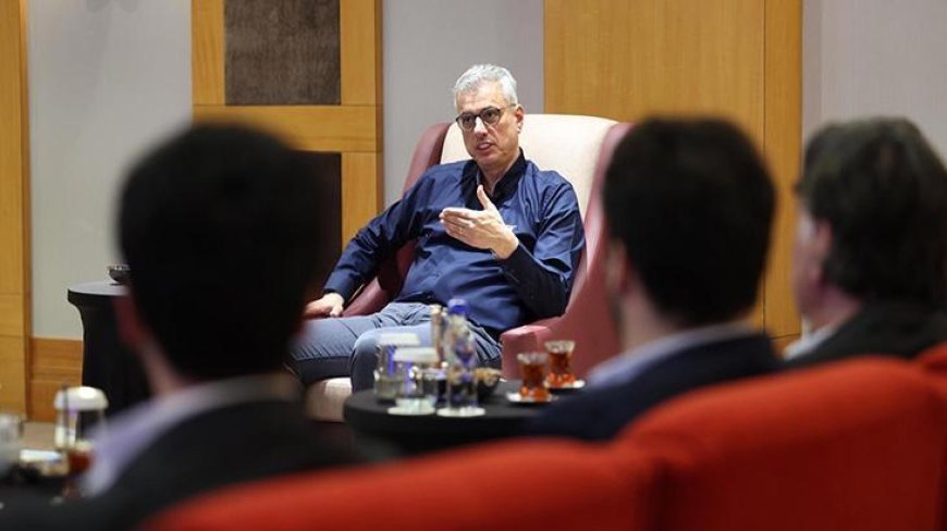 Bakan Memişoğlu, sağlık sektörünün temsilcileriyle bir araya geldi! 'Yeni yönetmelikleri ele aldık'