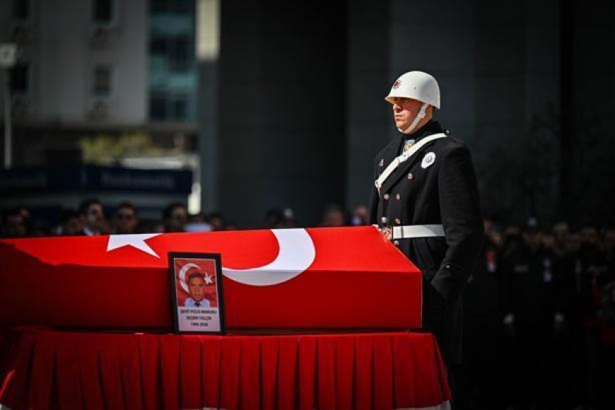 İstanbul'da trafik kazasında şehit olan polis Seçkin Yalçın son yolculuğuna uğurlandı