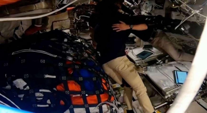 Ay yolculuğunda beklenen rekor geldi! İşte Artemis II yolculuğunun çarpıcı kareleri...