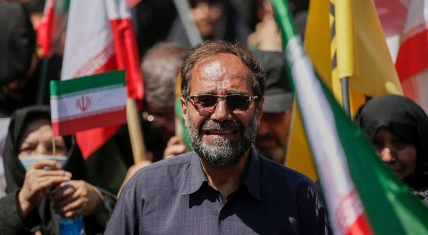 İran'da binler sokaklara döküldü! Hamaney'in ölümünün 40. günü münasebetiyle anma yürüyüşü düzenlendi