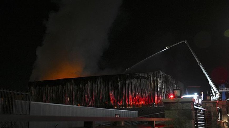 Ankara'da ilaç fabrikasında çıkan yangına müdahale ediliyor