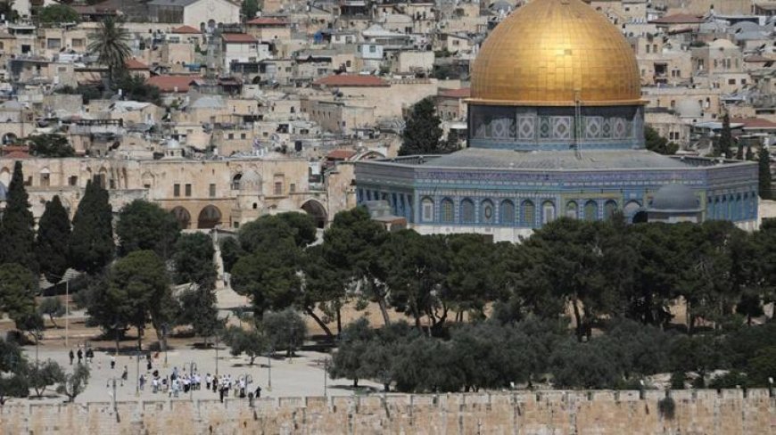 İsrail polisi, Mescid-i Aksa'da avlusunda 2 kadın ve 1 görevliyi gözaltına aldı