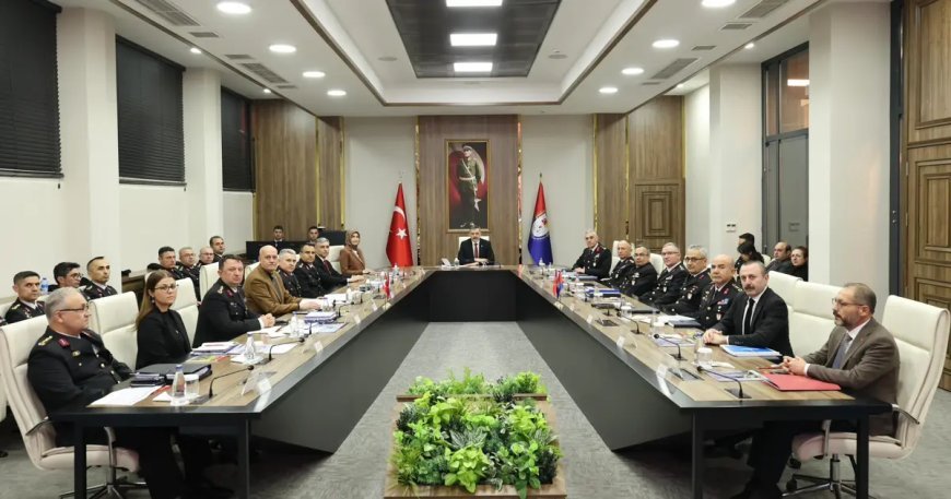 Bakan Çiftçi'den Jandarma ve Sahil Güvenlik Akademisi'ne ziyaret