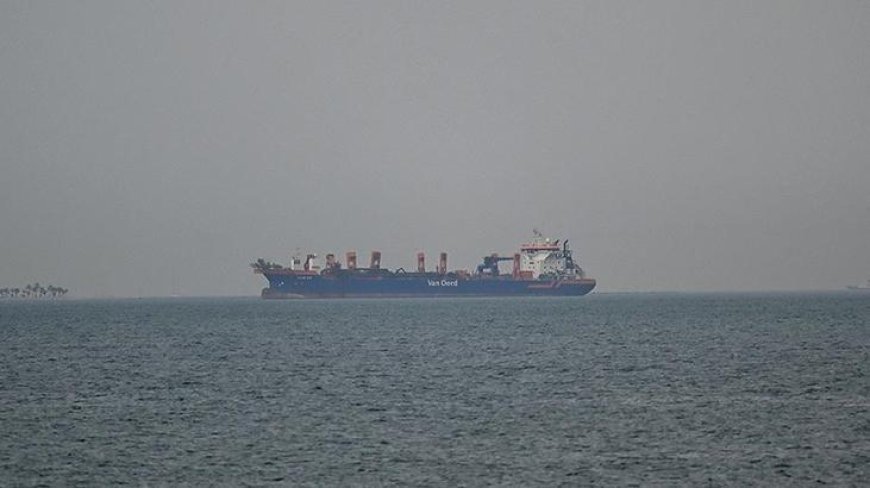 ABD ablukasının gölgesinde Hürmüz'de kritik gelişme! 'İlk gemi geçti'