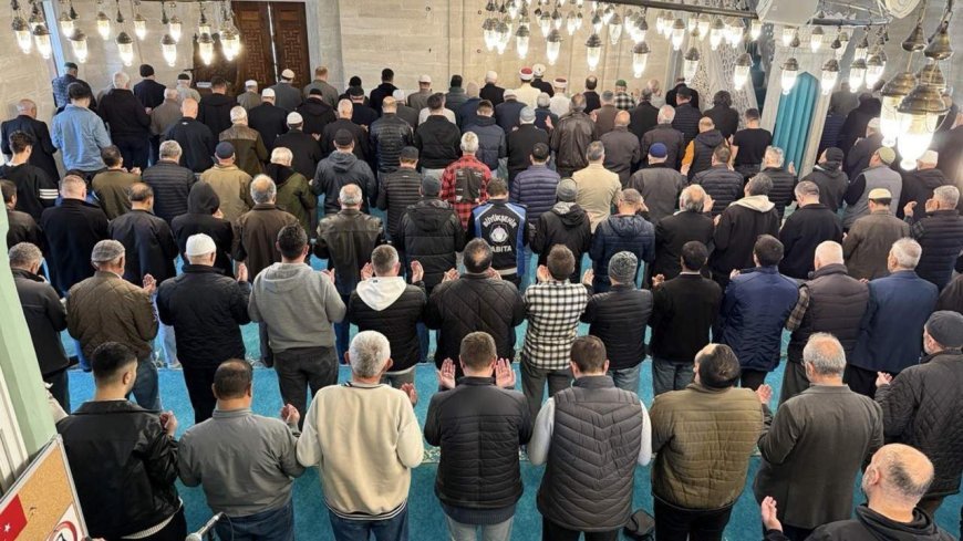 Okul saldırısında ölenler için Tekirdağ'da gıyabi cenaze namazı kılındı