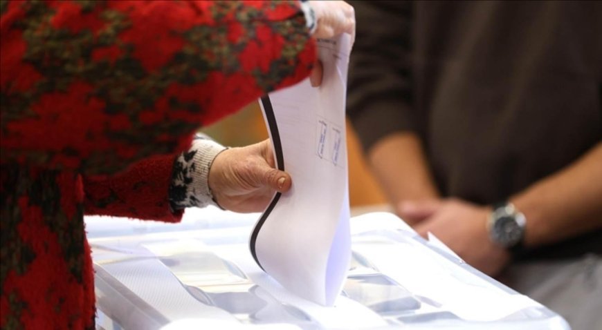 Komşuda son 5 yılın 8. seçimi! Sandıkta oy kullanma işlemi başladı