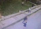 Saldıran da ölen de çocuk. Saldırı anının görüntüleri ortaya çıktı