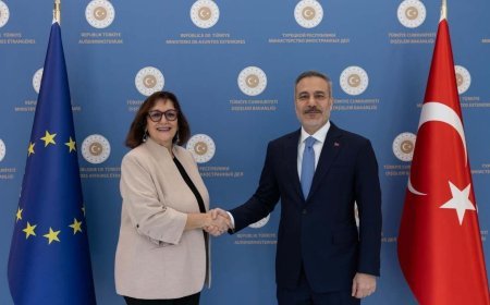 Dışişleri Bakanı Hakan Fidan, AB Komisyonunun Akdeniz'den sorumlu üyesi Suica ile görüştü