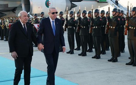 Cumhurbaşkanı Erdoğan, Cezayir Cumhurbaşkanı Tebbun'u resmi törenle karşıladı