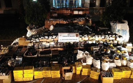 Adana'da dev operasyon! Milyonlarca liralık kaçak ürün ele geçirildi