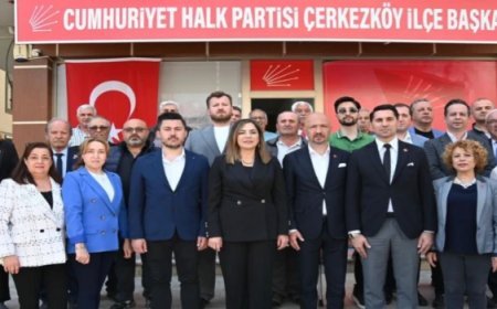 TEKİRDAĞ BÜYÜKŞEHİR BELEDİYE BAŞKANI DR. YÜCEER VE CHP İL BAŞKANI BODUÇ’TAN İLÇE TEŞKİLATINA ZİYARET