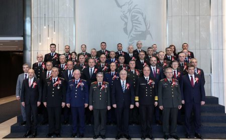 Bakan Güler, OYAK'ın 66'ncı Genel Kurulu dolayısıyla Anıtkabir'i ziyaret etti