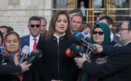 Burcu Köksal: AK Parti'ye katılıyorum. CHP'den kesin ihraç talebi