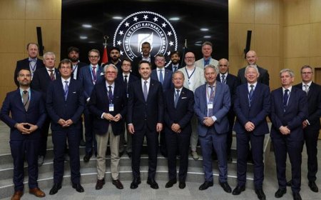 Bakan Bayraktar, Türkiye'nin enerji vizyonunu Belçikalı şirket temsilcileriyle paylaştı