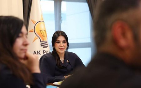AK Partili Ayan gazetecilerle bir araya geldi