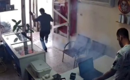 Tamir edilen cep telefonunun bataryası patladı
