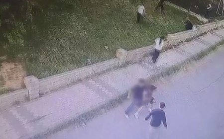 Dehşete düşüren görüntüler! Büyükçekmece'deki kavgada 15 yaşındaki Abdulbaki bıçaklanarak öldürüldü