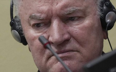 'Ölmek üzere' savunması reddedildi! Bosna kasabı sandalyeye bağlı, konuşamayacak durumda