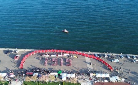 Tekirdağ'da 100 metre uzunluğundaki Türk bayrağıyla 'Gençlik Yürüyüşü'