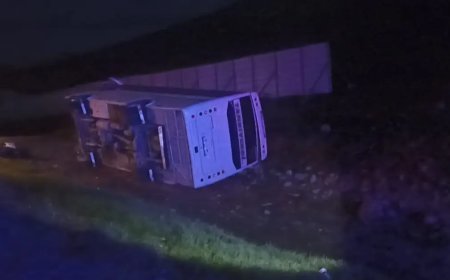 Taraftarları taşıyan midibüs devrildi, 27 taraftar yaralandı