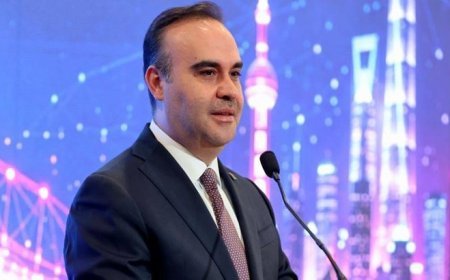 Bilim Olimpiyatları'nda madalya alan öğrencilere Bakan Kacır'dan tebrik