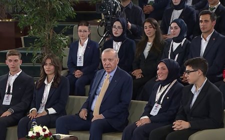 Cumhurbaşkanı Erdoğan, Beştepe'de gençlerle buluştu