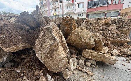Son dakika: Bir kent sele hazırlanıyor: Dev kayalarla 9 kilometrelik set çekildi, 15 bin kişi tahliye edildi