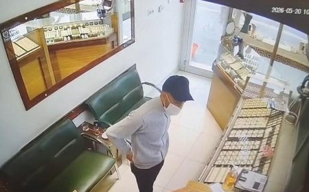 Kuyumcuda hırsızlık: ‘Eşime alacağım’ diyerek pırlanta yüzüğü çaldı