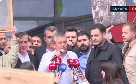 Özgür Özel CHP Genel Merkezi'nden ayrıldı