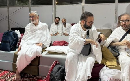 Milyonlarca Müslüman Arafat'ta! Türk hacı adayları da vakfe saatini bekliyor