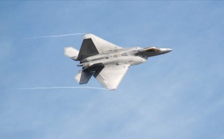 ABD'den Orta Doğu'da 'eşi benzeri görülmemiş' konuşlandırma! F-22'ler sahneye çıktı