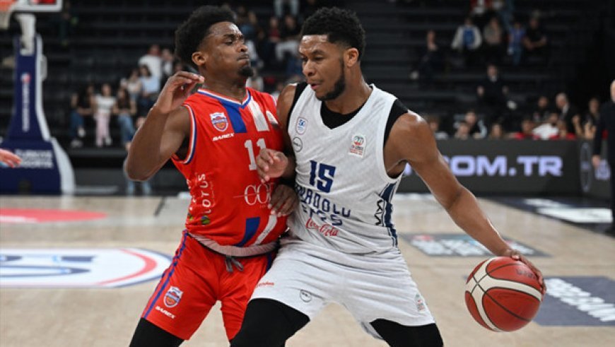 Anadolu Efes evinde farklı kazandı!
