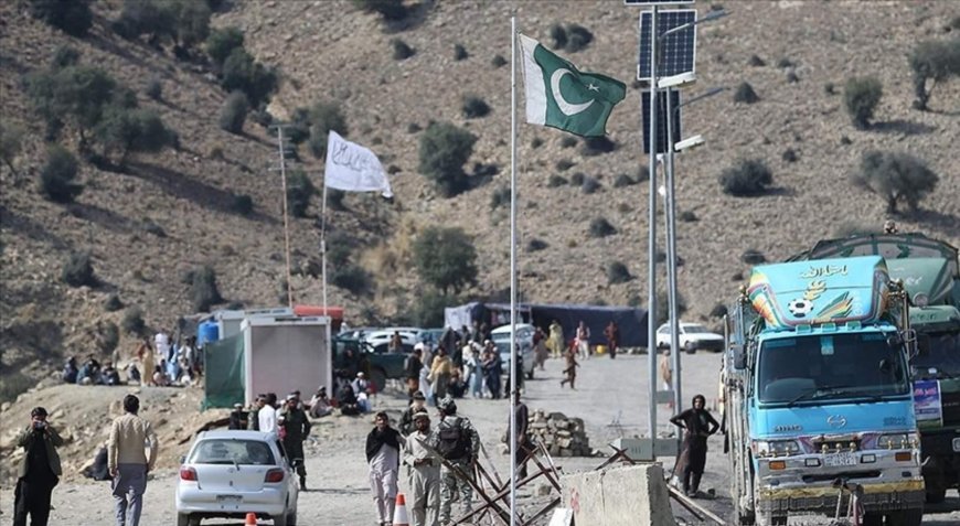 SON DAKİKA HABERLER: Pakistan'da karakola saldırı! 12 polis öldü, yaralılar var
