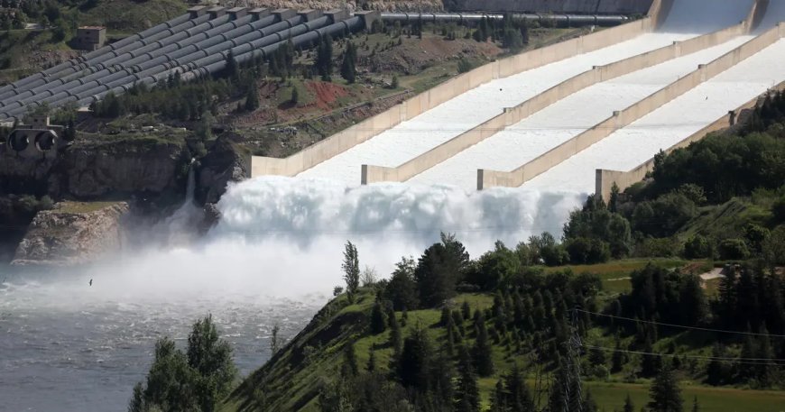 7 yıl sonra bir ilk: Keban Barajı'nın kapakları açıldı
