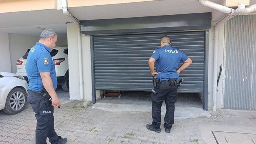 Hırsızlık ihbarına giden polis garaj kapısı açıldığında şaşkına döndü