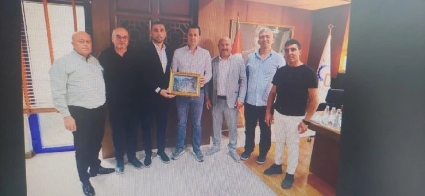 ÇERKEZKÖY VEZİRKÖPRÜLÜLER DERNEĞİ’NDEN BAŞKAN AKAY’A ZİYARET