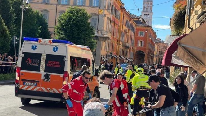 İtalya'da şok! Bir kişi aracıyla yayaların arasına daldı, 7 kişi yaralandı