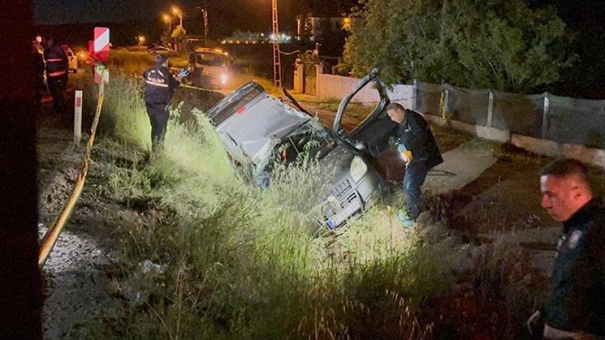 Kırıkkale'de hafif ticari araç şarampole devrildi; 1 ölü, 3 yaralı