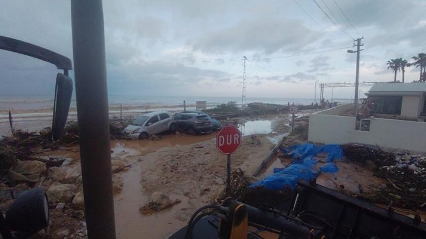 Hatay'da sel felaketi! 3 kişi hayatını kaybetti; bir ilçede okullar tatil edildi... İşte son durum