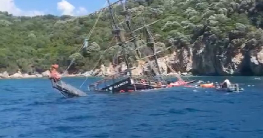 Marmaris'te tur teknesi battı