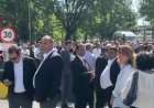CHP'de salı gerilimi. Meclis önünde arbede