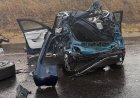 Çanakkale'de tankere çarpan otomobildeki 2 kişi öldü, 2 kişi ağır yaralandı
