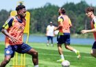 Fenerbahçe, yeni sezon hazırlıklarını sürdürdü