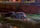 Bursa'da zincirleme kaza! 2 otomobil dereye uçtu: 6 yaralı